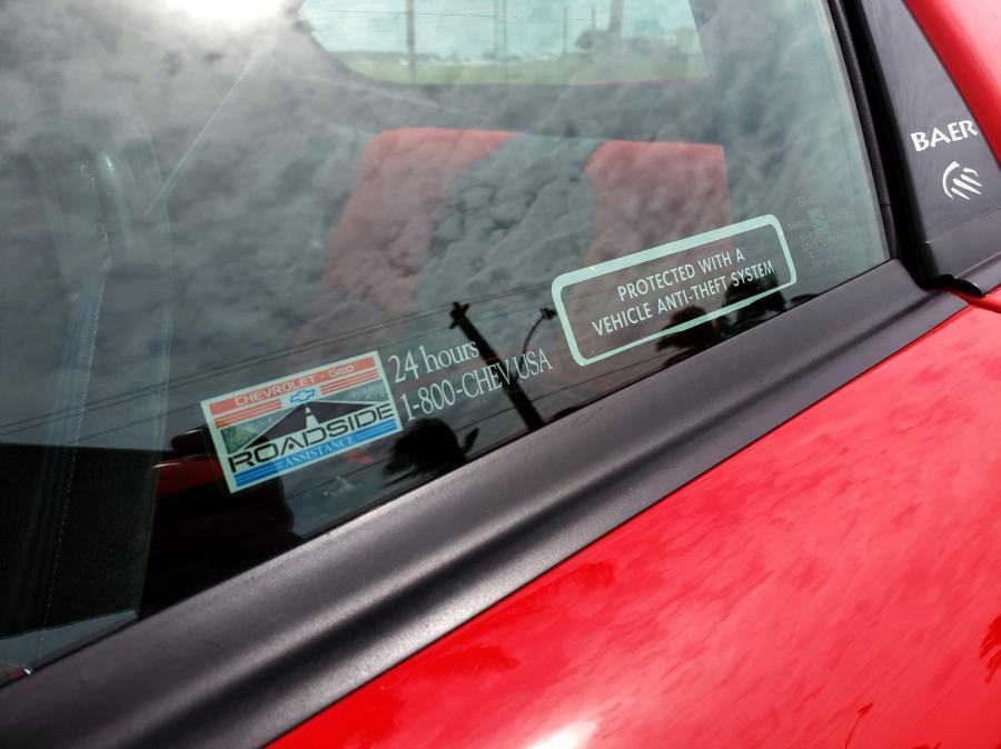 Детали экстерьера Chevrolet Camaro SS (1710) 1996 года  (фото 41 из 101)